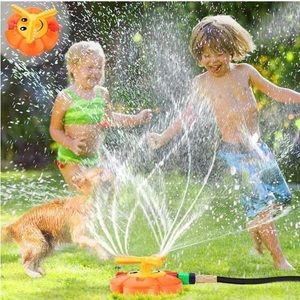 Outdoor water spray sprinkler